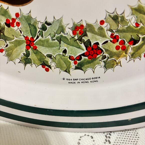 Vintage Christmas Platters set of 2 1984 Christmas Tin Metal Kitsch Bears Santa - Picture 3 of 4